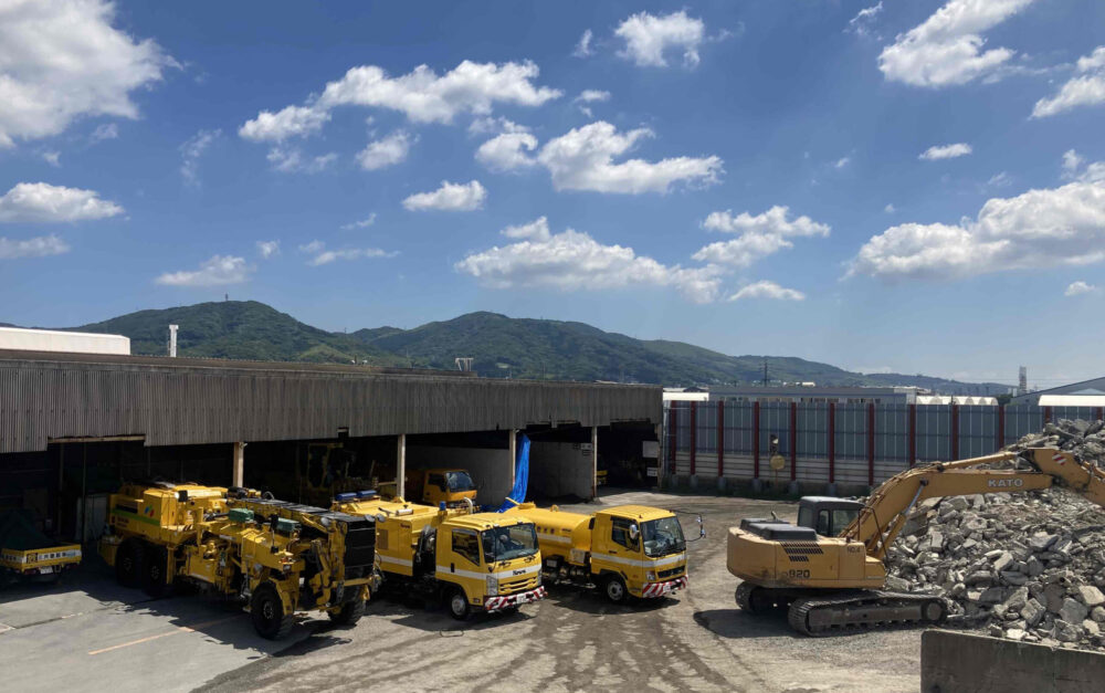 洞北センター車庫にて　散水車・スイーパー・切削機